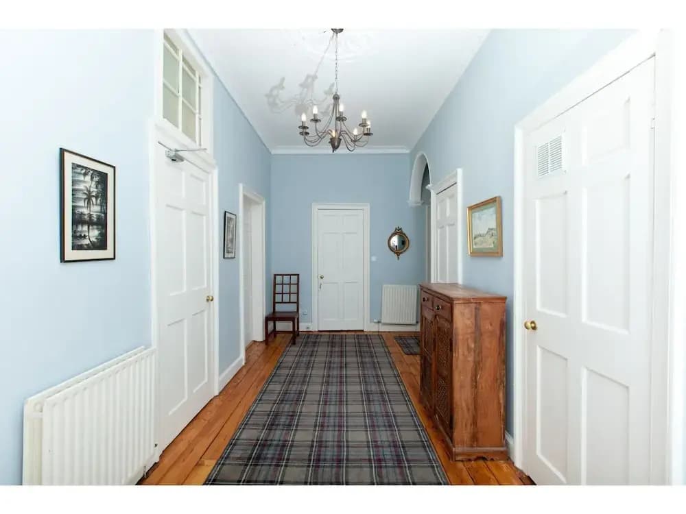 Spacious, Elegant 4BR New Town Flat For 9 - photo 10