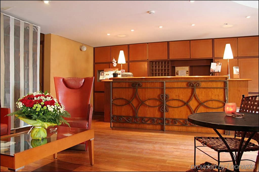 Cabane Hotel - photo 2