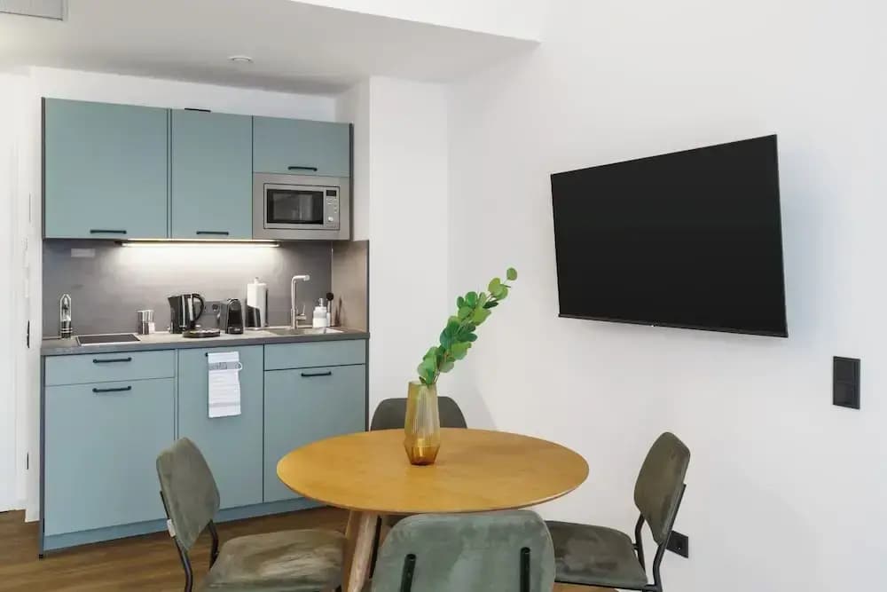 Limehome Berlin Sybelstraße - photo 40