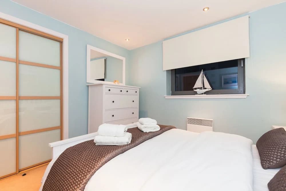 Modern Two Bedroom Apartment - main photo