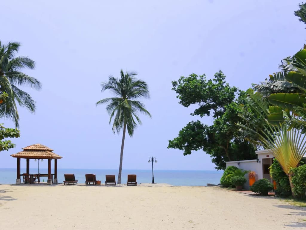 Pao Jin Poon Beach Front Villa - photo 14