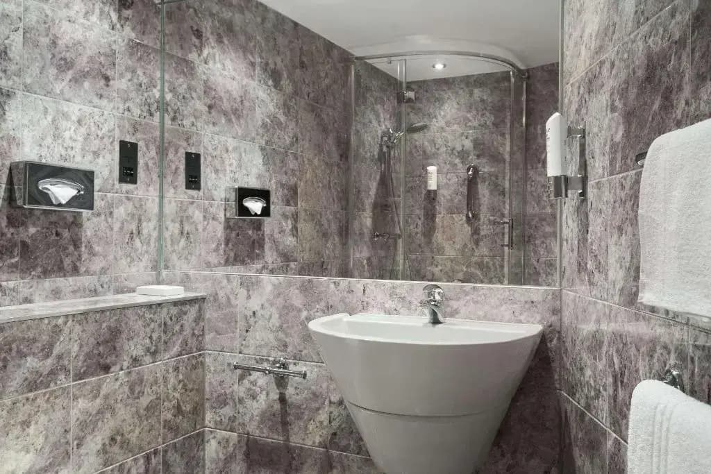 Waterloo Hub Hotel & Suites - photo 10