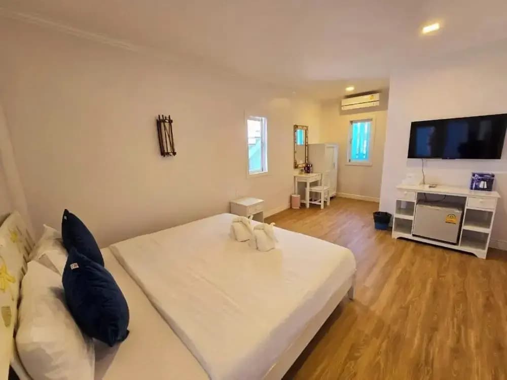 IP Plus Beach Resort - photo 4