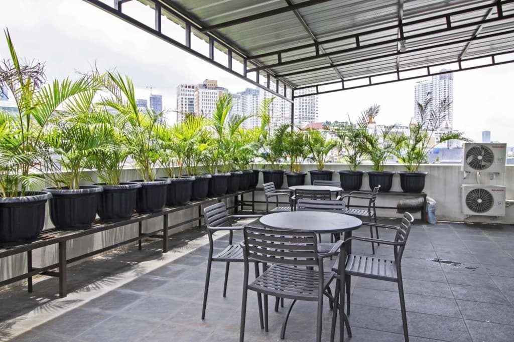 Avalon Thamrin 8 by RedDoorz - photo 9