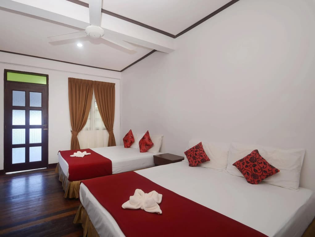 Redang Holiday Beach Villa - photo 1