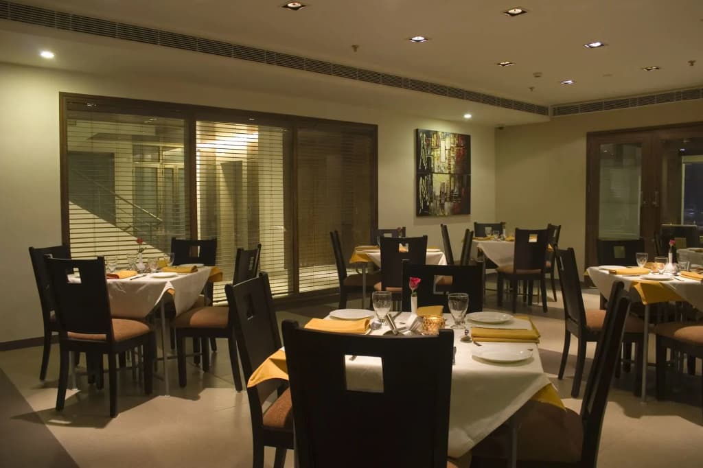 Shervani Hotel Nehru Place - photo 15