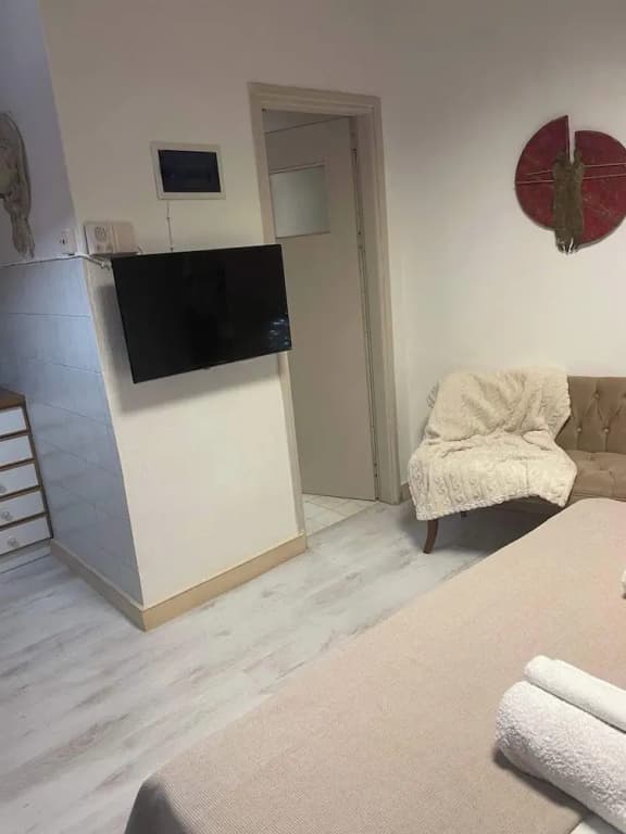 Athens Cozy Nest - Prime Central Location - photo 3