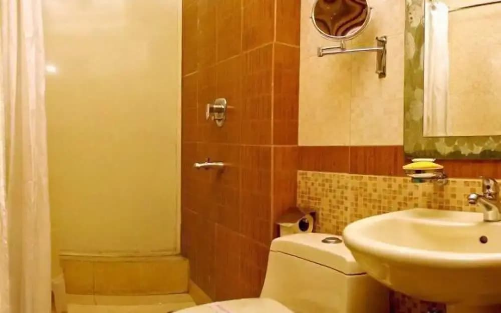 Hotel Amby Inn by Quadis - Lajpat Nagar - photo 10