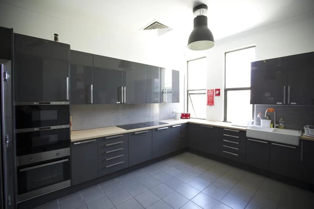 EBS Sydney Hostel - photo 8