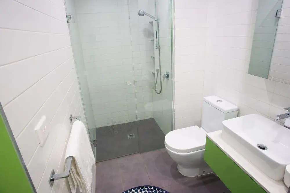 Accommodating Luxuries - CBD Apartment - photo 9