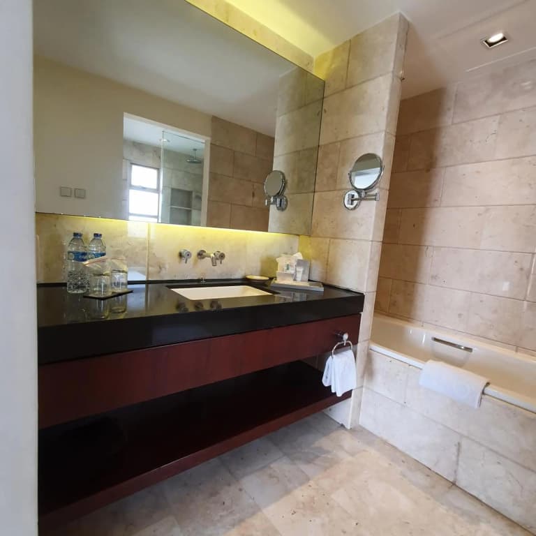 Hotel Gran Mahakam - photo 32