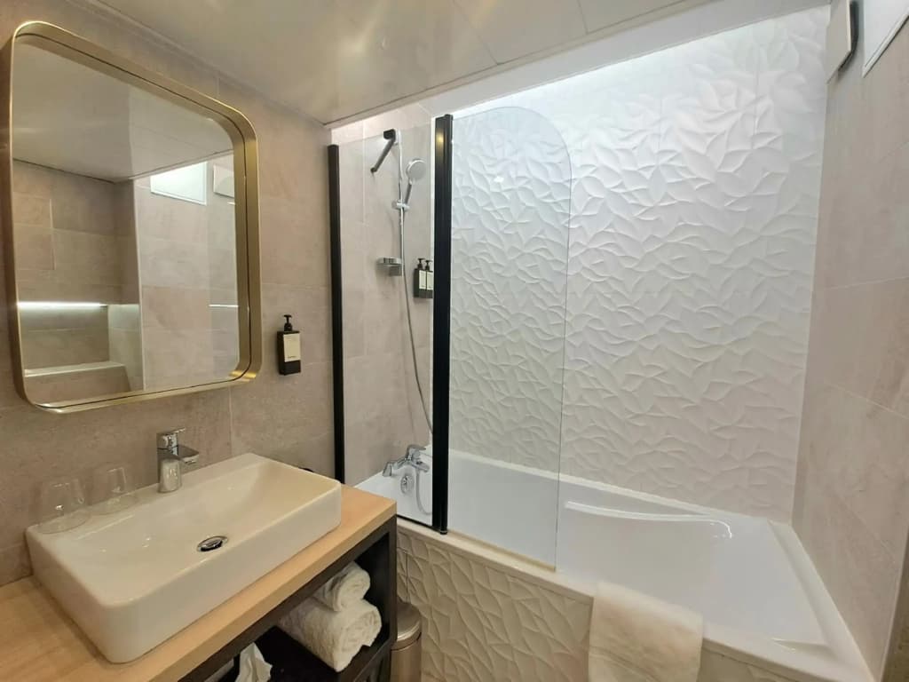 Best Western Plus Opera Batignolles - photo 8