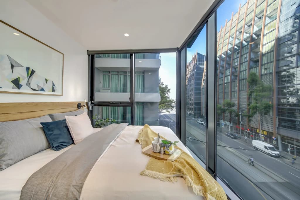 A Modern 2Br Apt Near Crown & Southern Cross - photo 4