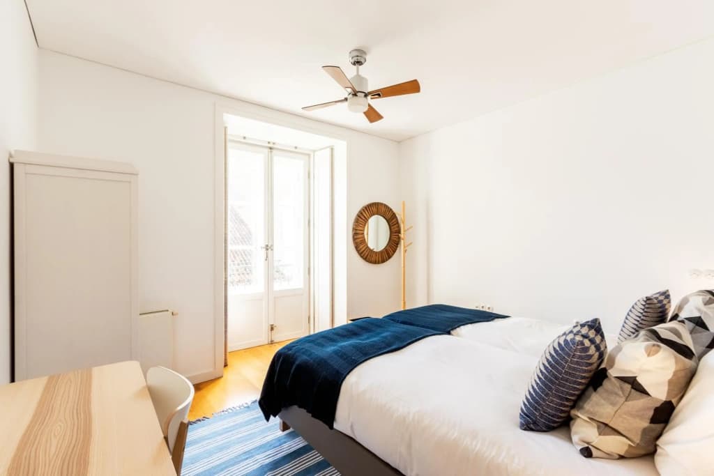 JOIVY Chiado Self Check-In 2-BR Flat w/Parking - photo 3