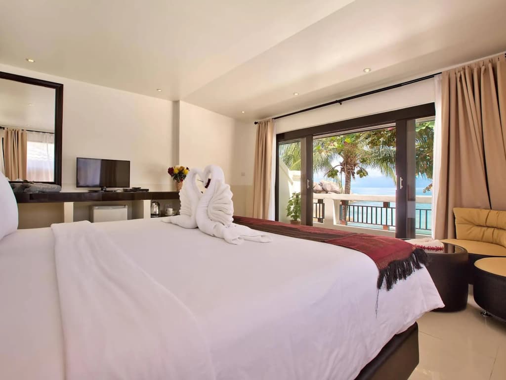 Crystal Bay Beach Resort - photo 3