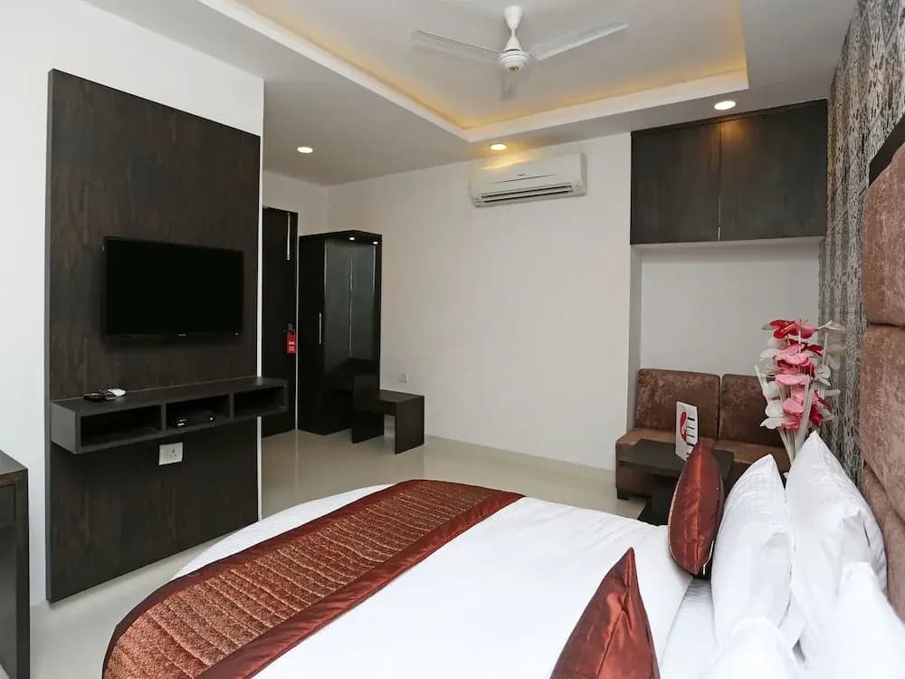 OYO 14769 Hotel Belmond - photo 7