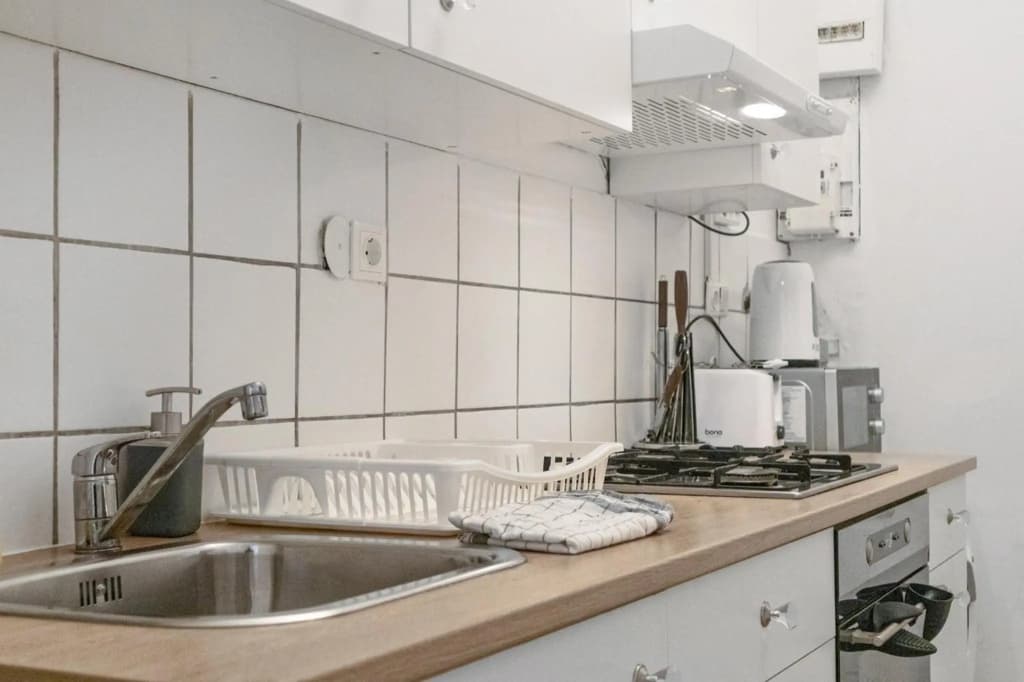 Comfortable 2BR Apt Near Schloss Schönbrunn - photo 11
