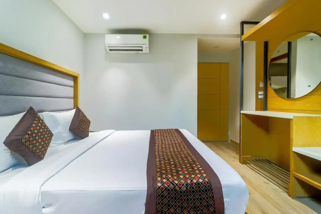 Hotel Bricks, Karol Bagh, New Delhi - photo 14