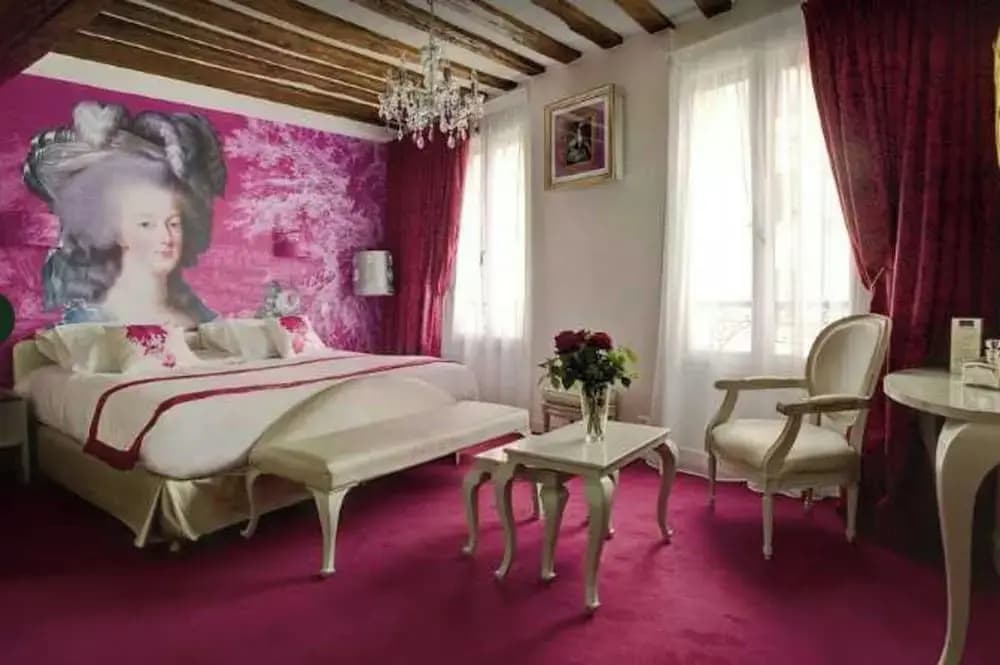 Confidential Room 1, a Stone's Throw From the Louvre - photo 3