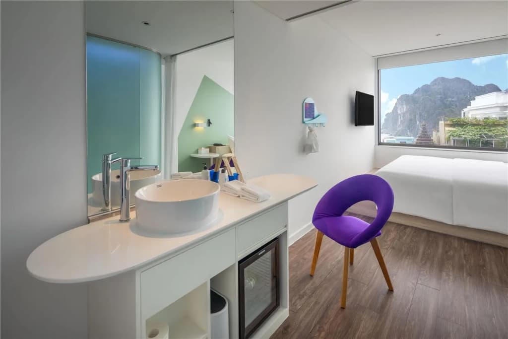 Tru by Hilton Ha Long Hon Gai Centre - photo 10