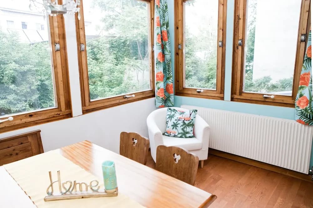 Marthas Veranda Apartment - photo 19