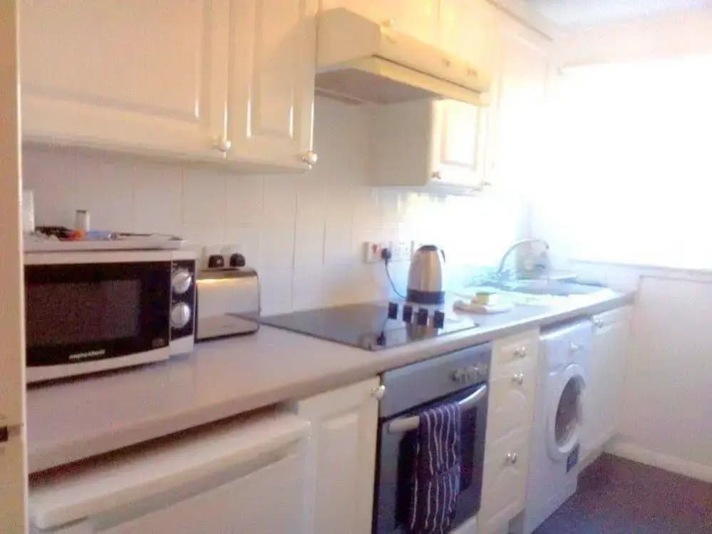 Edinburgh Palace Apartment - photo 11