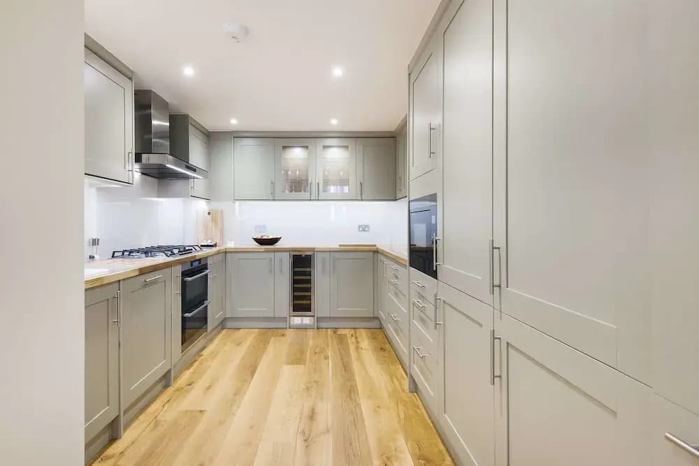 The Earl's Court Square Garden Apartment - ALBS - photo 3