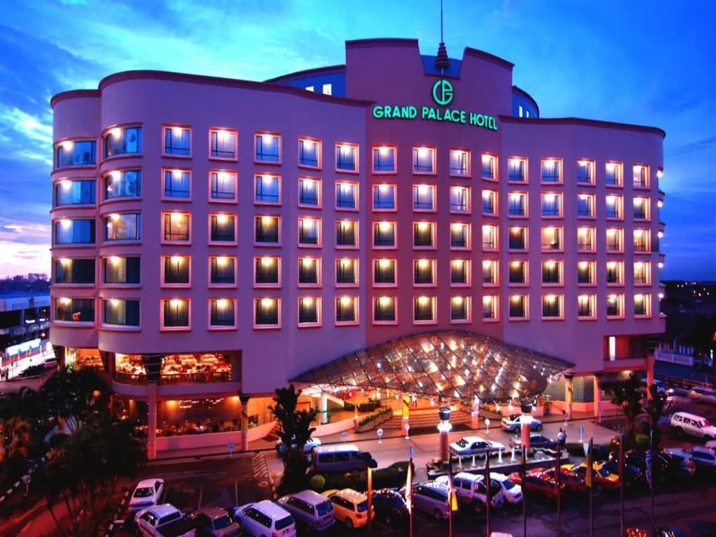 Grand Palace Hotel - main photo