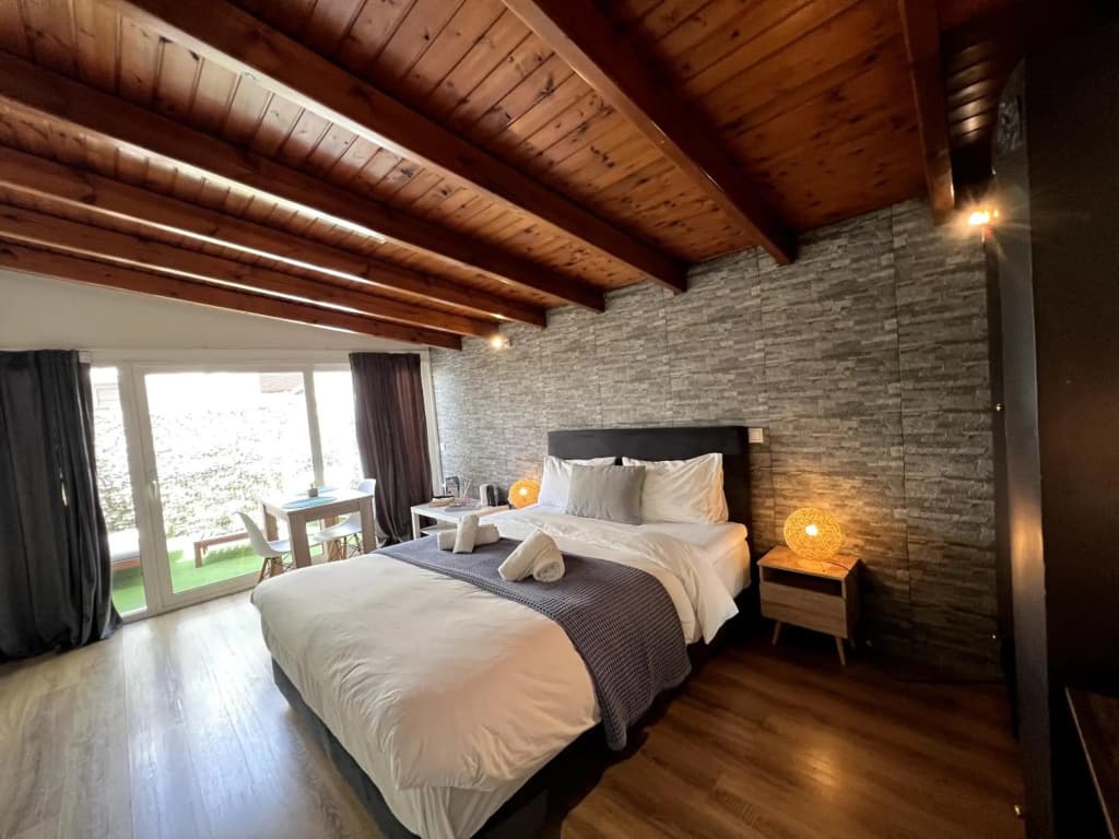 Athens Way Apartments - photo 4