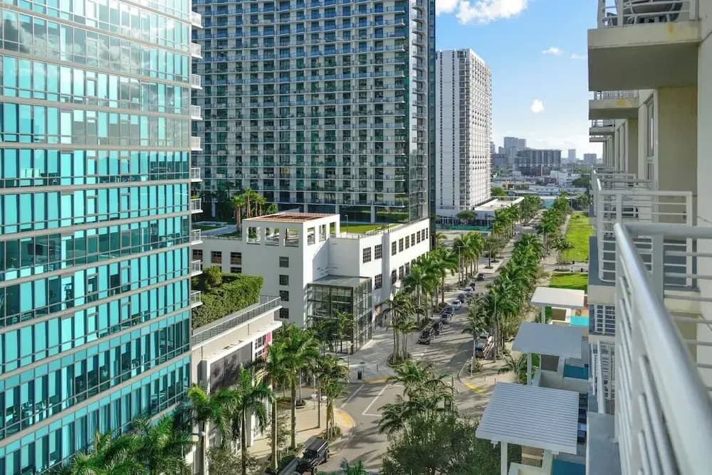 Stylish Condos in Midtown Miami - photo 2