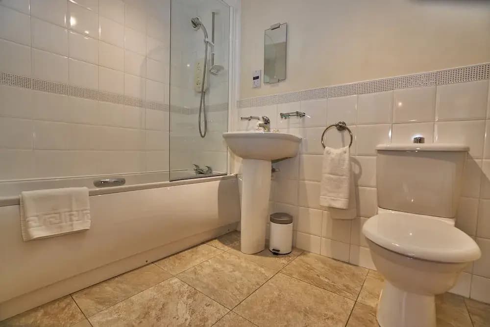Edinburgh Pearl Apartments - Dalry Gait - photo 8
