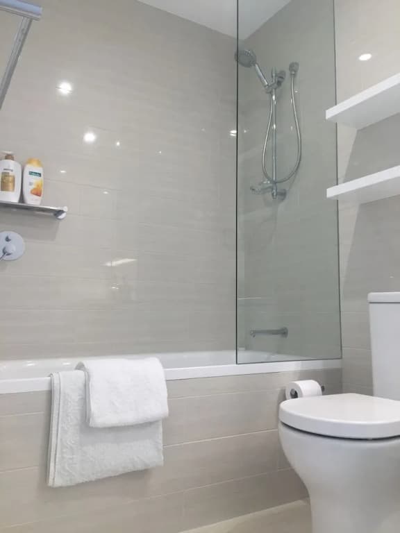 Panoramic views in brand new apartment - photo 7