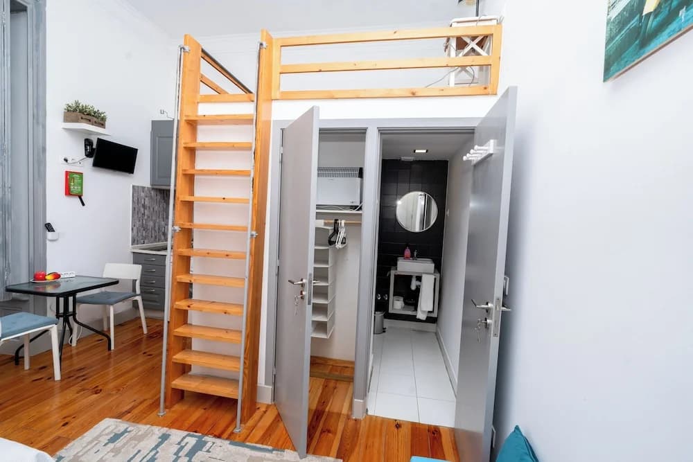 Studio Apartment Located Central Lisbon - photo 4