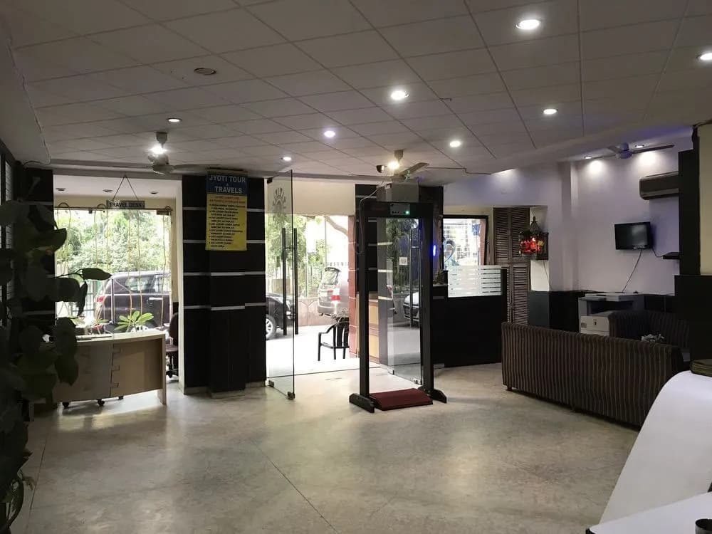 Hotel Jyoti Deluxe - photo 2
