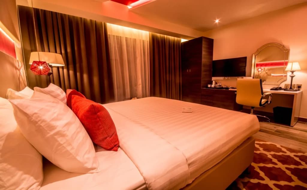Carnelian Muscat — Airport Hotel - photo 1