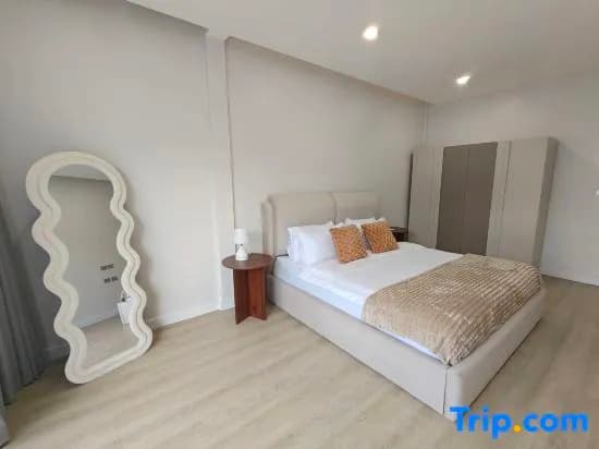 Ekkamai 5BR Town house | Private Onsen | Bangkok VVBKK35 - photo 1