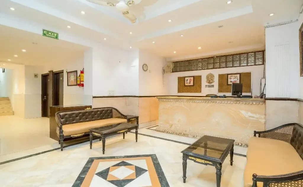 Amitabh Guest House - photo 11