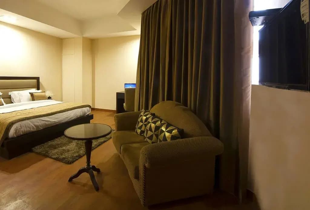 Hotel Aura, IGI Airport - photo 5