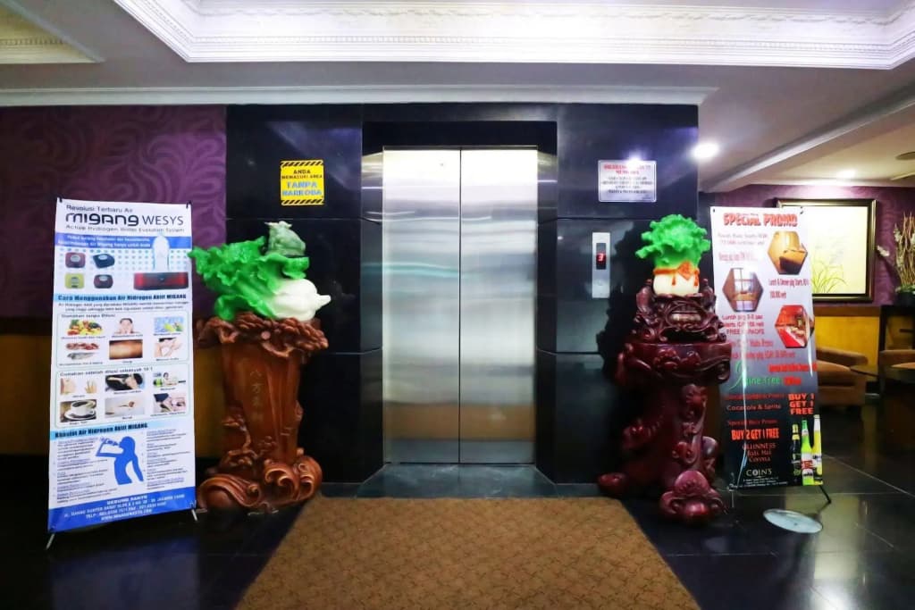 Coin's Hotel Jakarta - photo 24