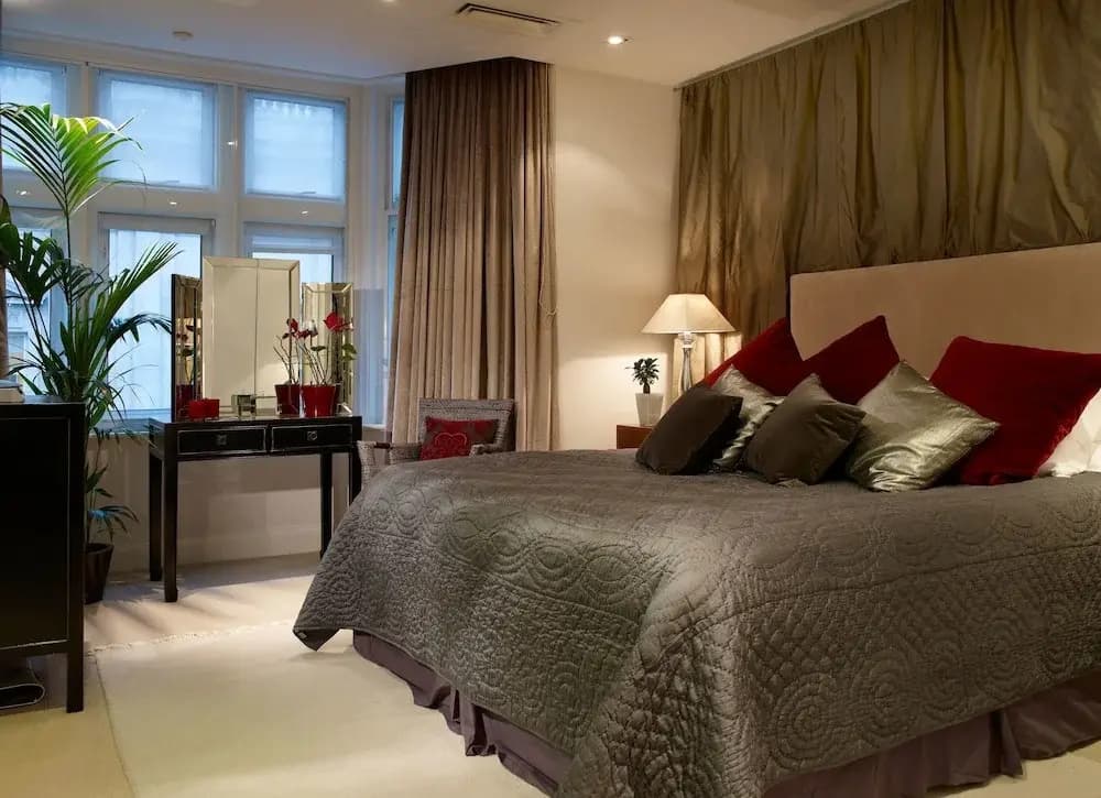 Palace View - Two Bedroom Apartment - photo 6