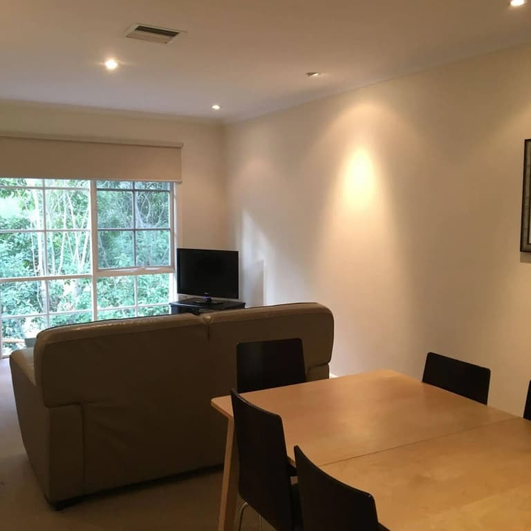 Eltham Gateway Hotel - photo 16