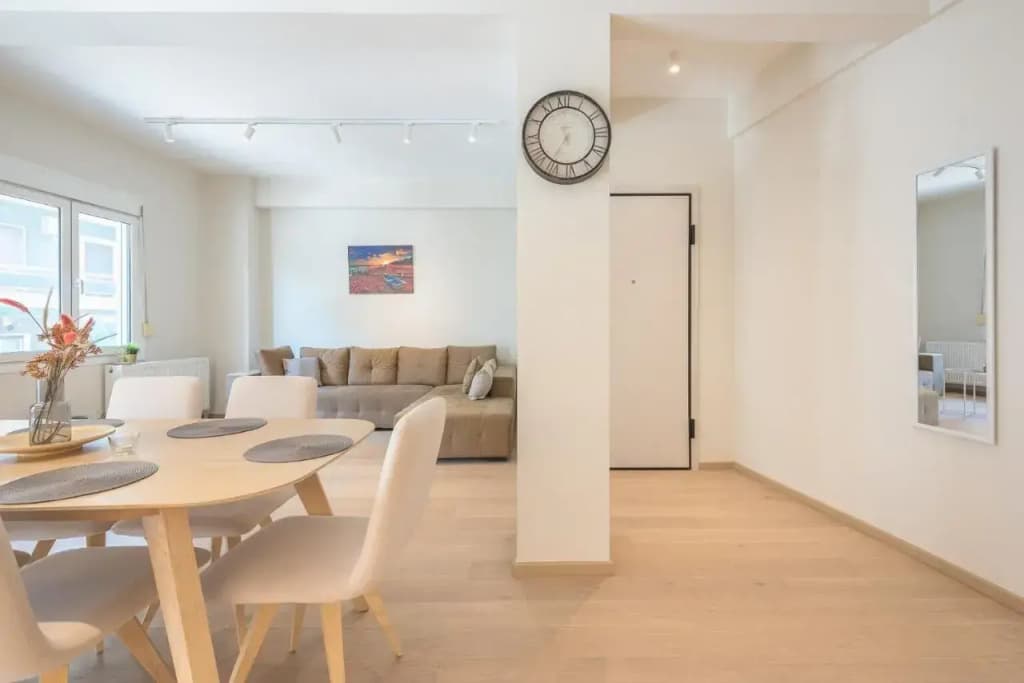 Stylish 2BDR Apt by Acropolis - photo 6
