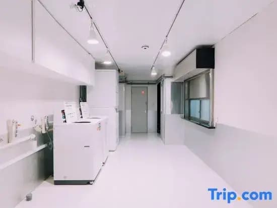 Minimalist Loft 99: Namba Compact Studio & 24/7 Gym - photo 7