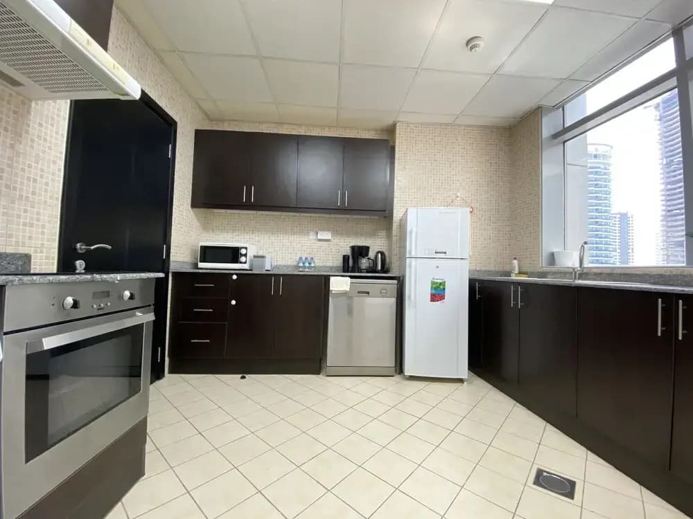 Stunning 3BR Apt. with panoramic Marina views - photo 13