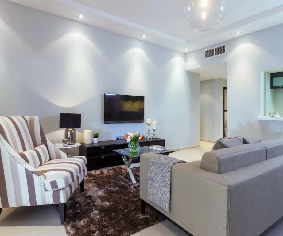 Nasma Luxury Stays - Skyview Tower - photo 11