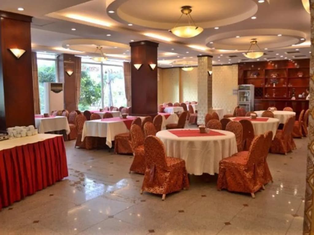 Crown Hotel - photo 21
