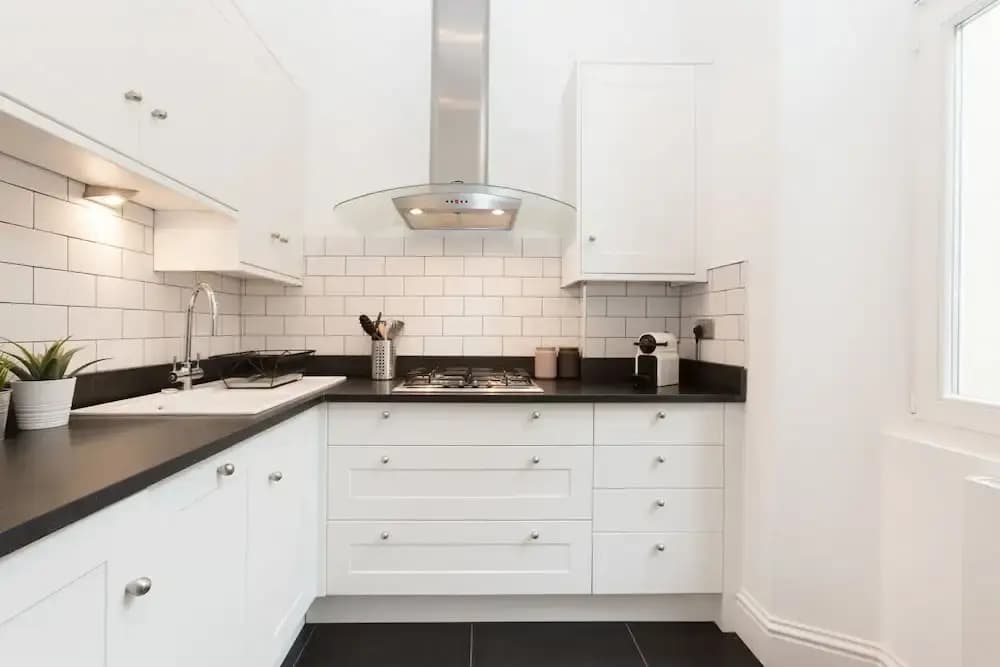 2 Bdr Queens Gardens by the Residences - photo 15