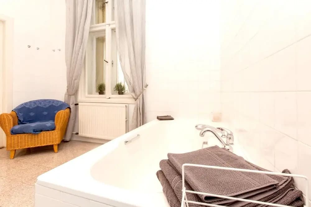 Apartment Bartok Bela ut - photo 8