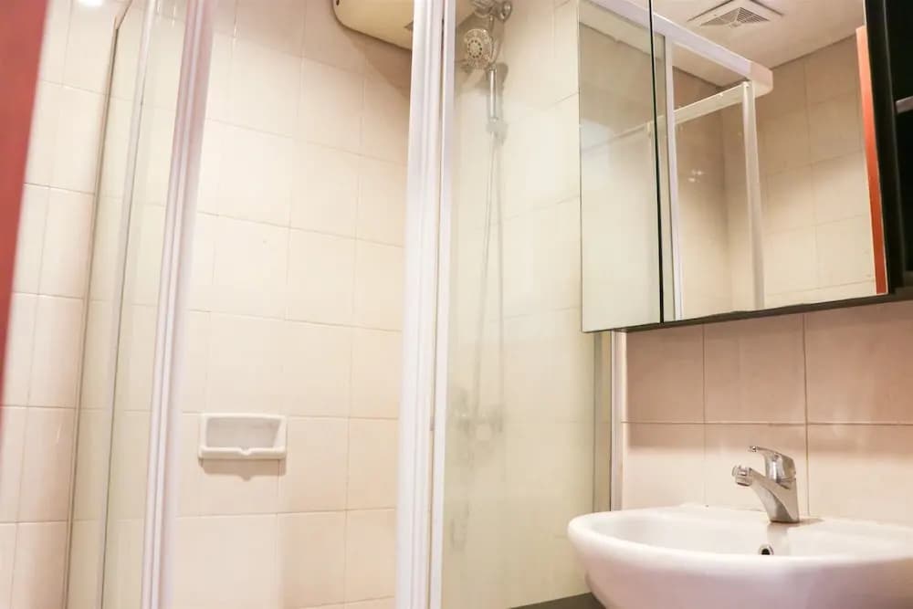 Full Furnished With Comfort Design 2Br Apartment At Thamrin Residence - photo 9