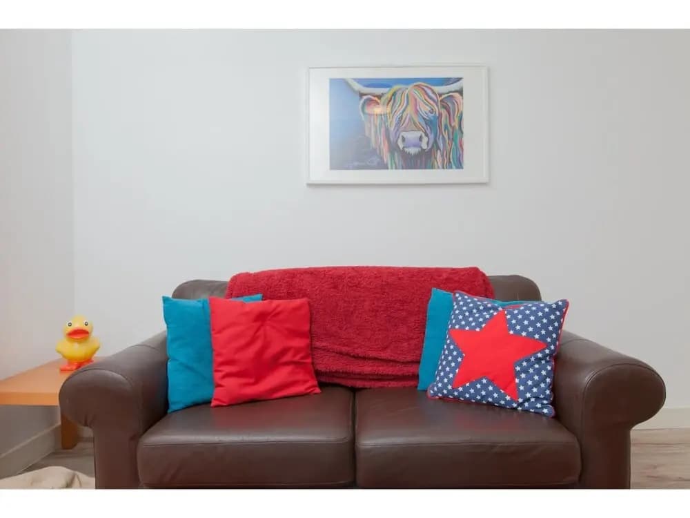 Connected & Convenient: Newly-renovated Flat for 2 - photo 7